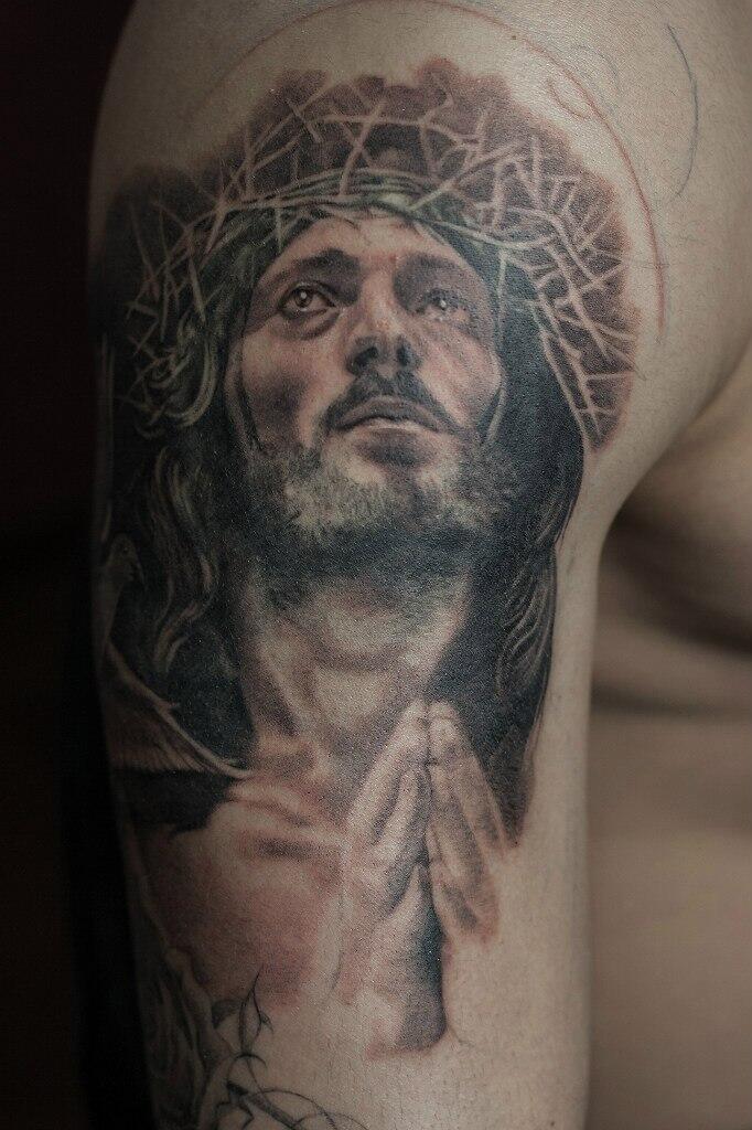 Фото тату Тату иисус христос на плече