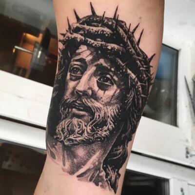 Тату иисус христос на руке