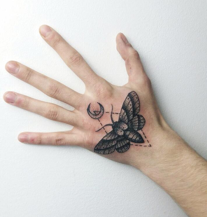 Фото тату Тату насекомые на кистях рук