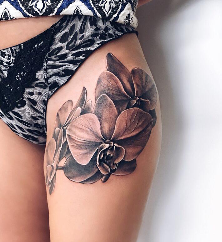 Татуировки для девушек на ягодицах фото