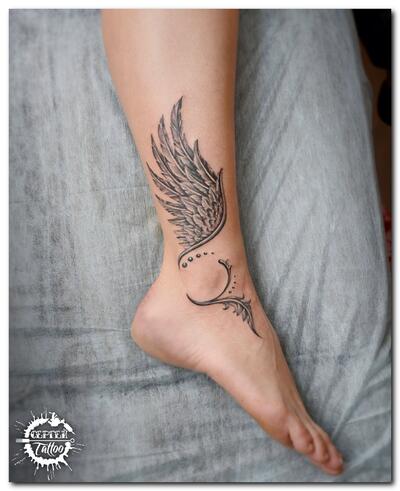 Тату (татуировка) Крылья на ногах для девушки - фото татуировки ()