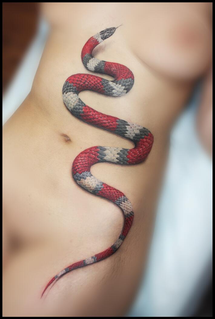 Фото тату Тату змеи на груди
