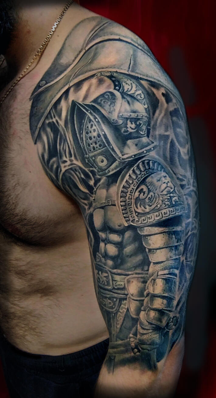 Татуировка гладиатора доступна в The Mansion Ink