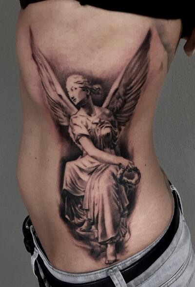 Татуировка ангел хранитель для девушек
