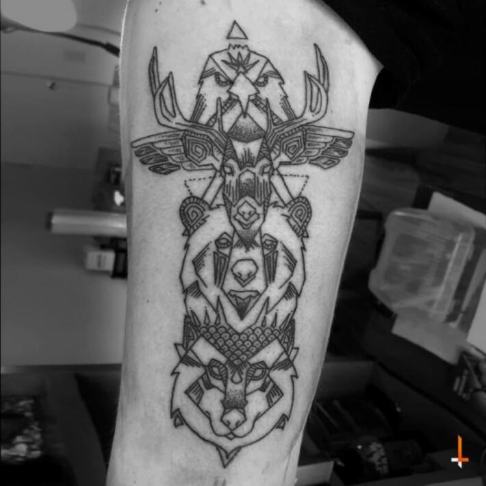 53 Alaska Totem #tattoo #totem #alaska #eagle #deer #bear #wolf #geometric #bylazlodasilva