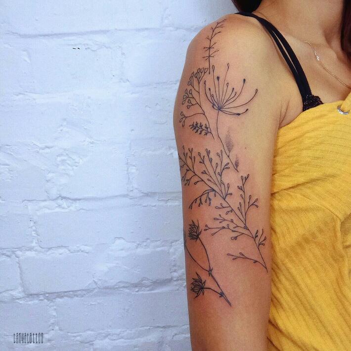  
#tanyatattoo #stpetersburg 
______________
#tattoo #tattoospb #spbtattoo #spb #tattoos #tattooing #tattooed #tattooedgirls #coloredtattoo #colortattoo #watercolortattoo #flowertattoo #flowers #flowerstattoo #graphictattoo #ink #instatattoo #inkedgirls #татуировка #татуспб #цветытату #спбтату #питертату #татумастер #татумастерспб #tattooart #tattooartist #tattooflowers