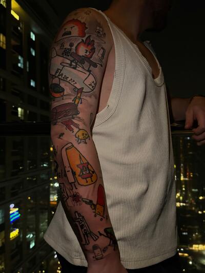 Макс Баркер