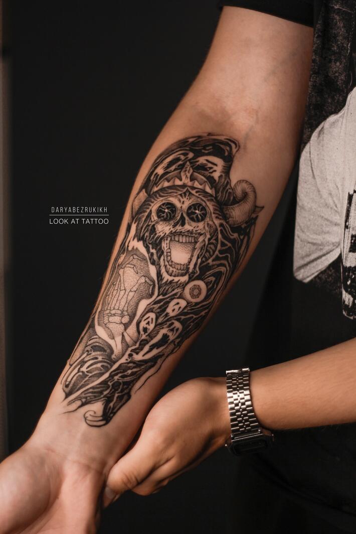 me/lookattattoo

Дарья Безруких
https://vk