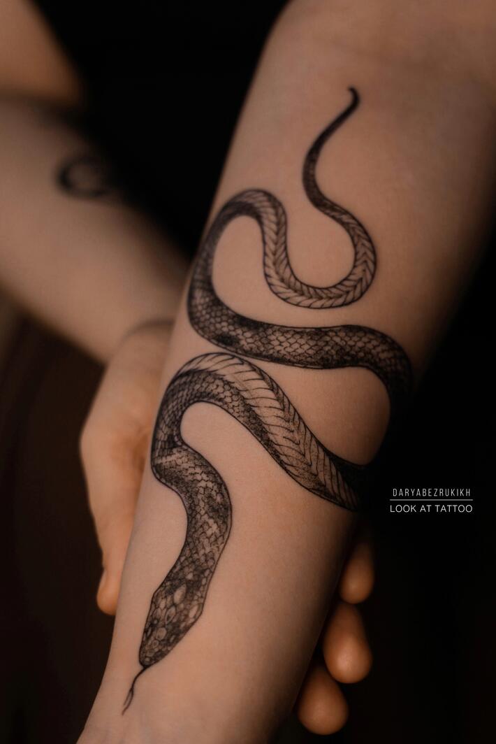 me/lookattattoo

Дарья Безруких
https://vk