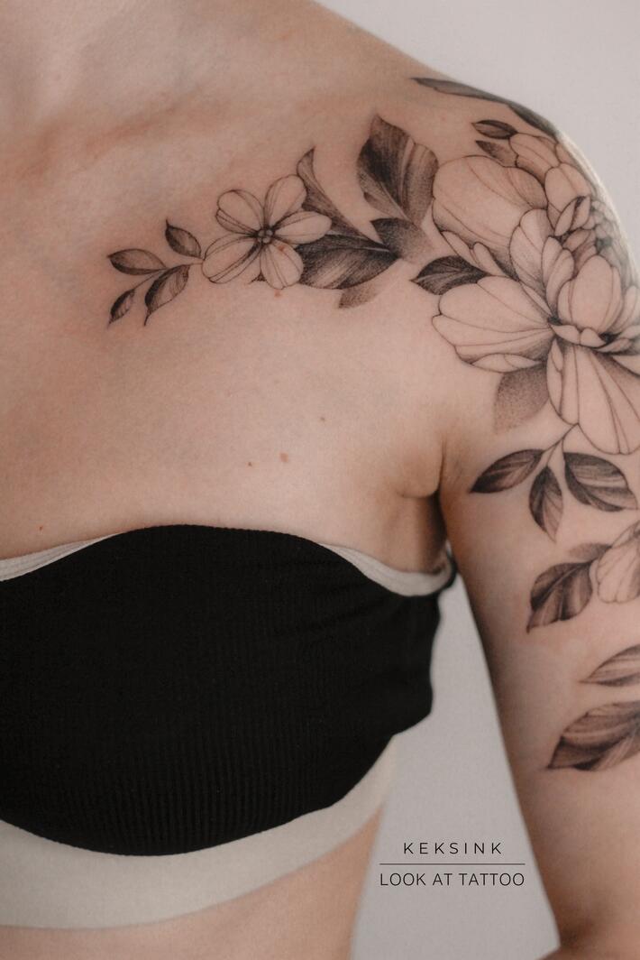me/lookattattoo

Мария Иванова
https://vk