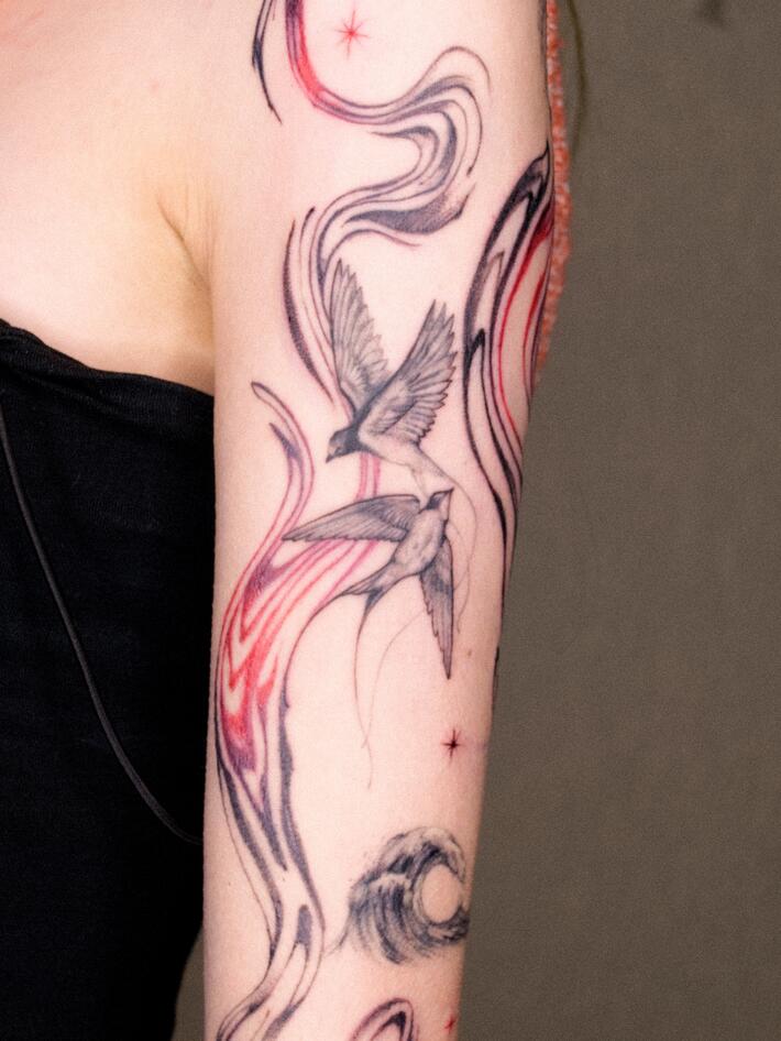  Всё зажившее, кроме части фона)

#тату #акварель #краснодартату #татукраснодар #краснодар #татуировка #краснодартатуировка #аграфическаятатуировка #графика #птицатату #чбтату #татурукав #татуптица #татуморе