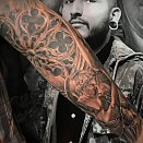 Christian Flores 2